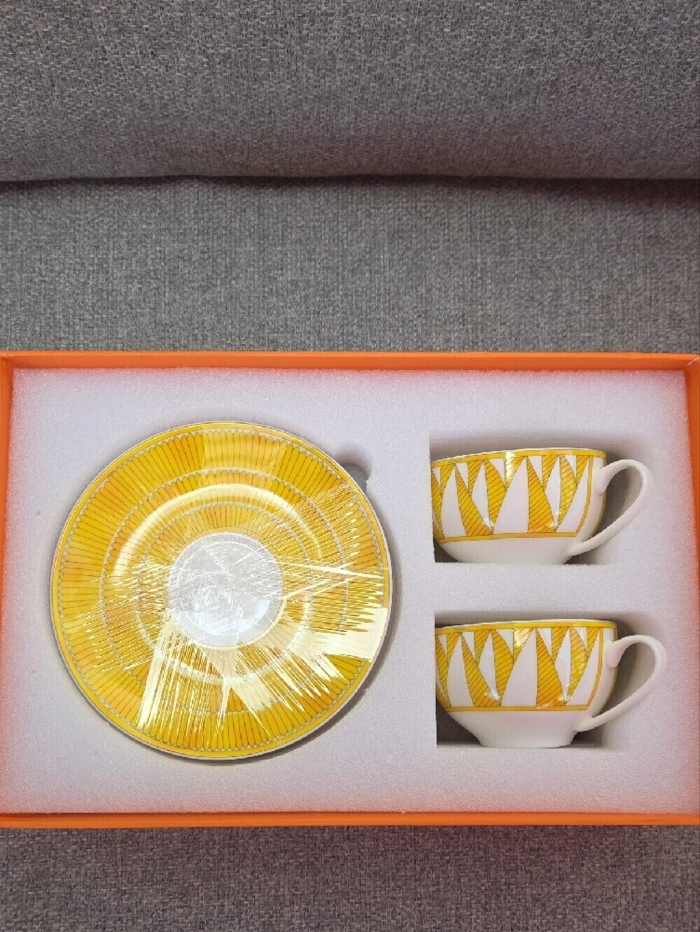 New Hermes Soleil Set Of 2 Tea Cups With Saucers READ DESCRIPTION - Picture 4 of 11
